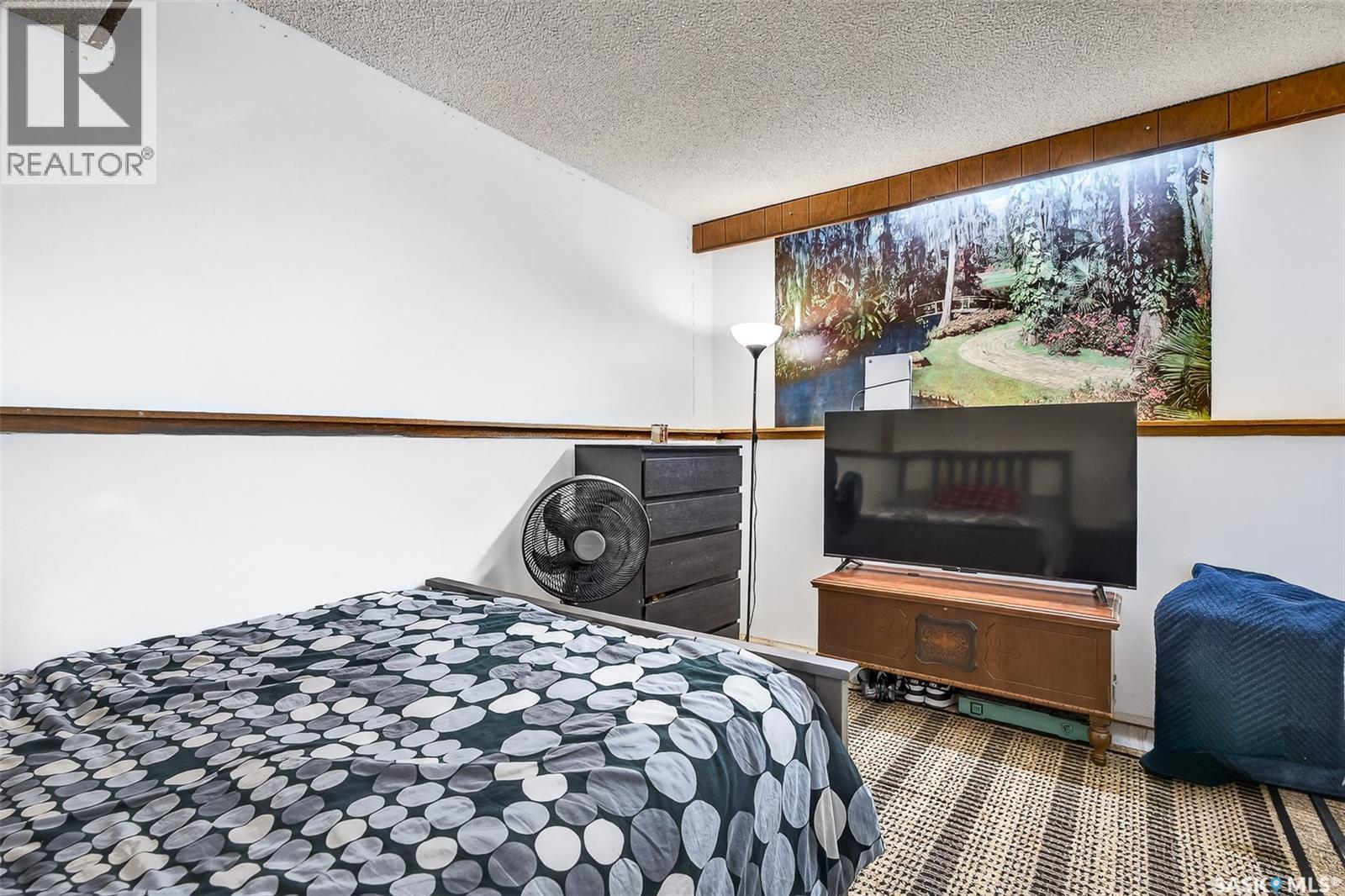 1321 Prince Crescent, Moose Jaw, SK - Indoor Photo Showing Bedroom