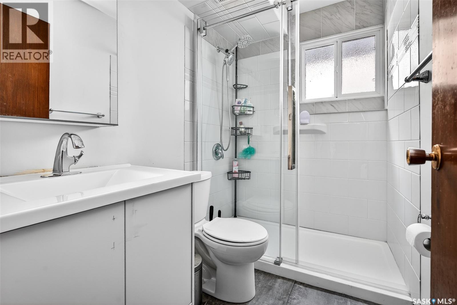 1321 Prince Crescent, Moose Jaw, SK - Indoor Photo Showing Bathroom