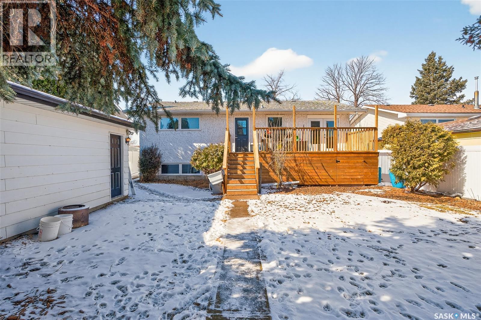 1321 Prince Crescent, Moose Jaw, SK - Outdoor With Deck Patio Veranda