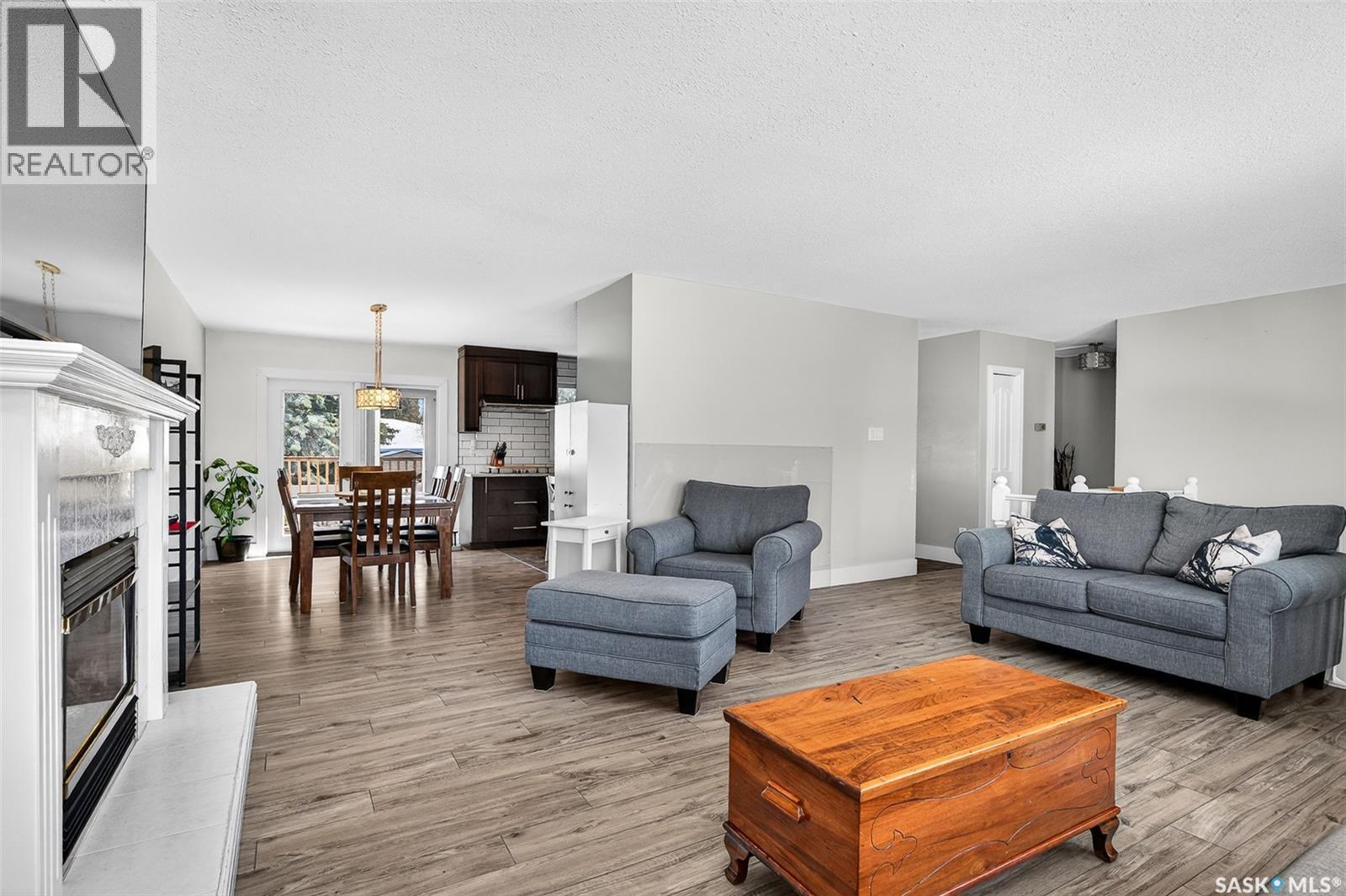 1321 Prince Crescent, Moose Jaw, SK - Indoor Photo Showing Living Room With Fireplace