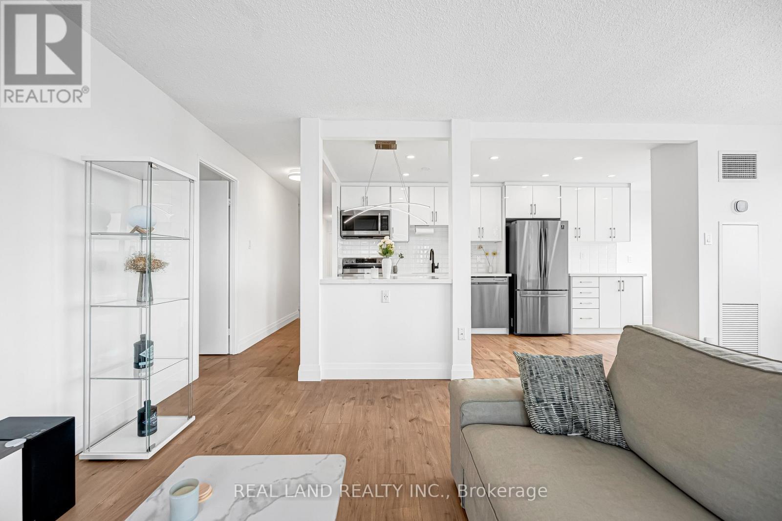 1901 - 50 Elm Drive E, Mississauga, ON - Indoor