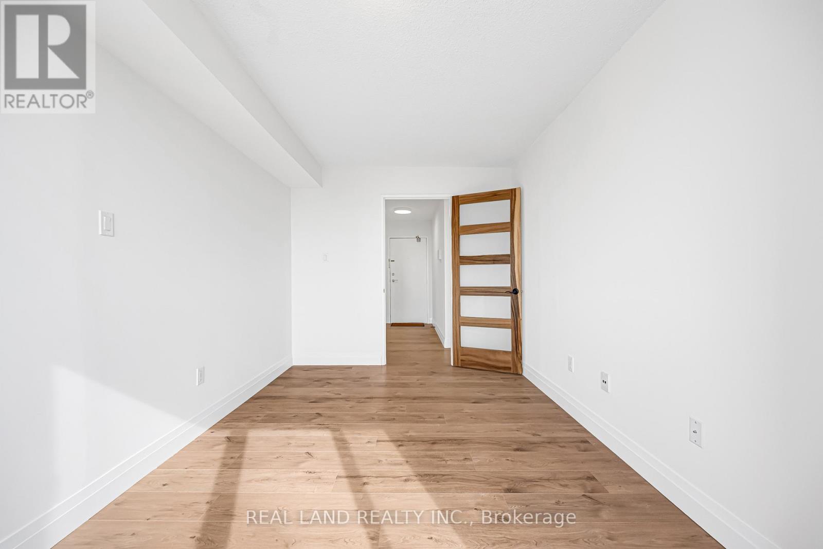 1901 - 50 Elm Drive E, Mississauga, ON - Indoor Photo Showing Other Room