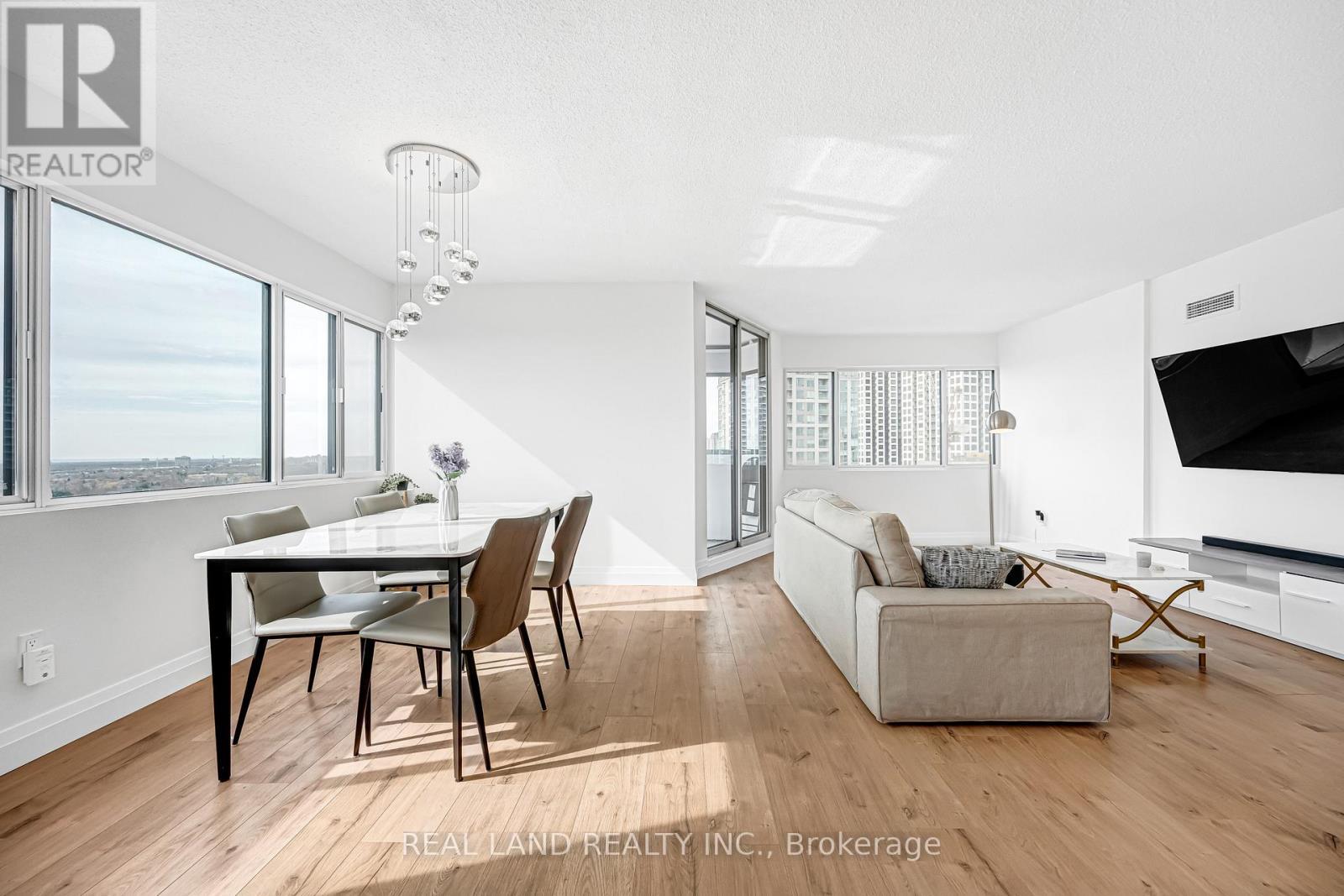 1901 - 50 Elm Drive E, Mississauga, ON - Indoor