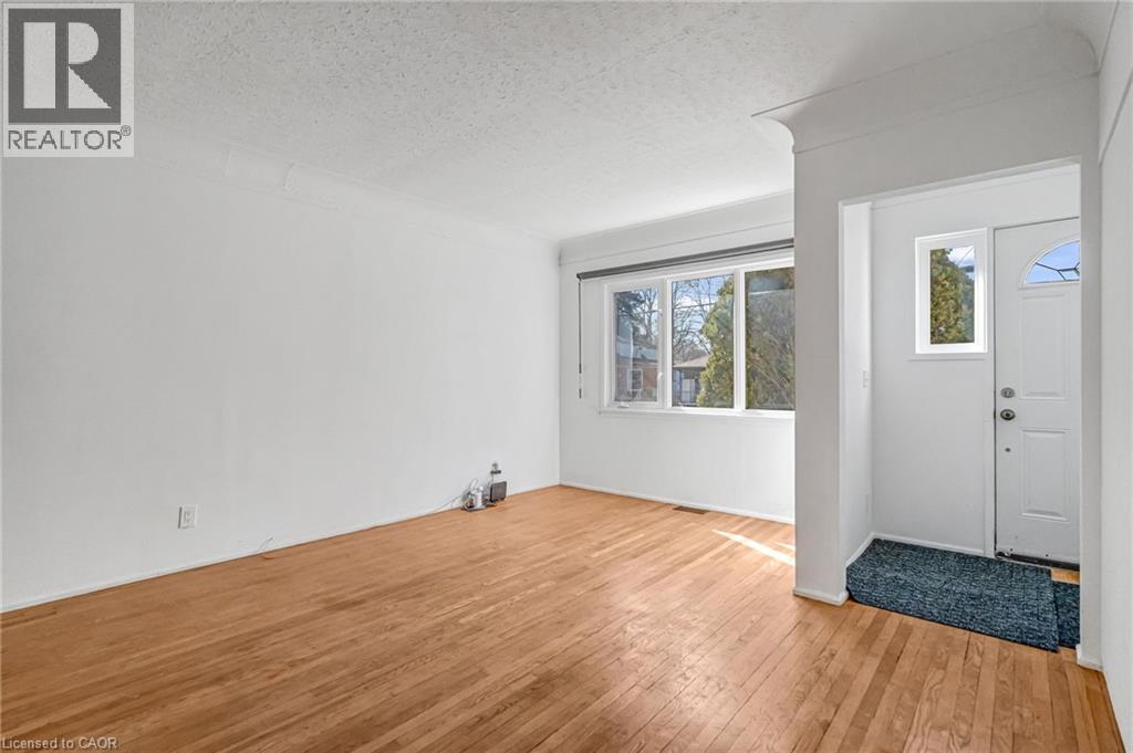 23 Clifford Street, Hamilton, ON - Indoor Photo Showing Other Room