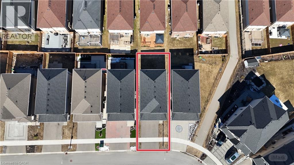 Aerial view of residential area with property boundaries highlighted - 346 Chokecherry Crescent, Waterloo, ON - Other