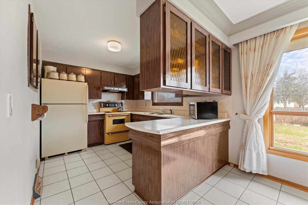 1464 Roxborough, Windsor, ON