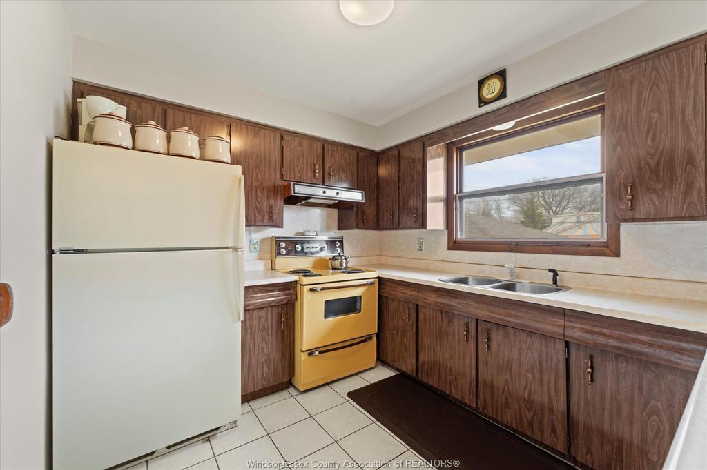 1464 Roxborough, Windsor, ON