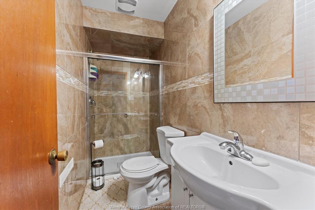 1464 Roxborough, Windsor, ON