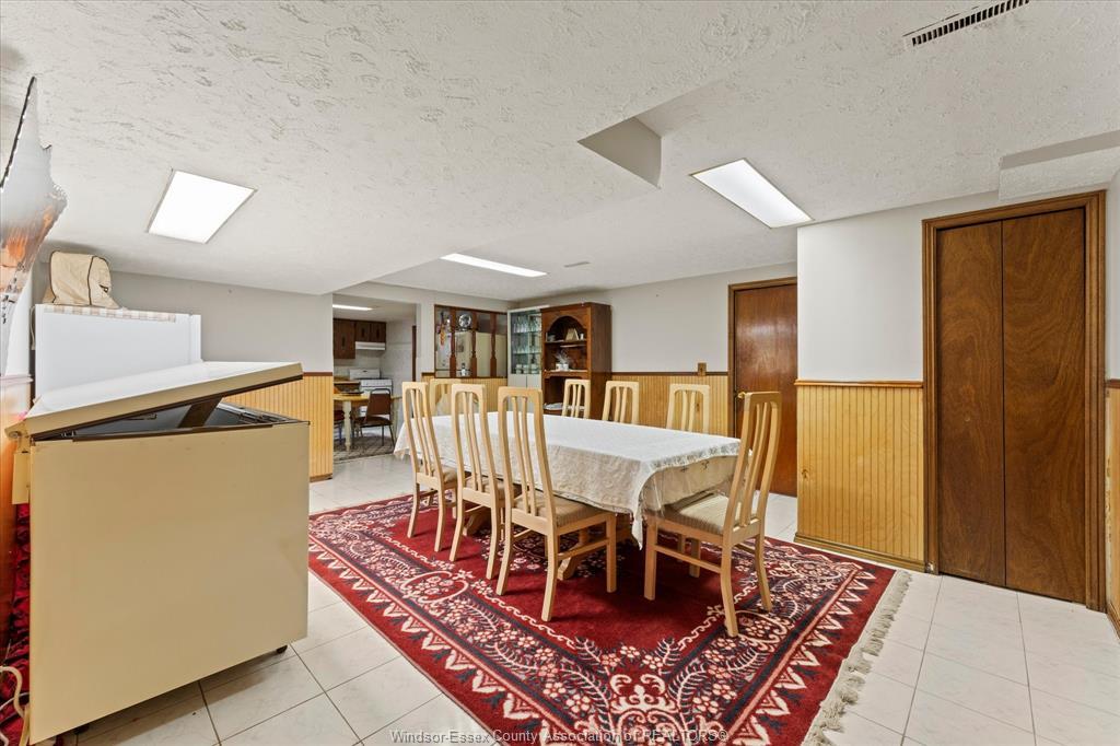 1464 Roxborough, Windsor, ON