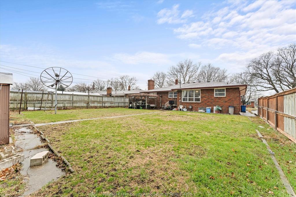 1464 Roxborough, Windsor, ON