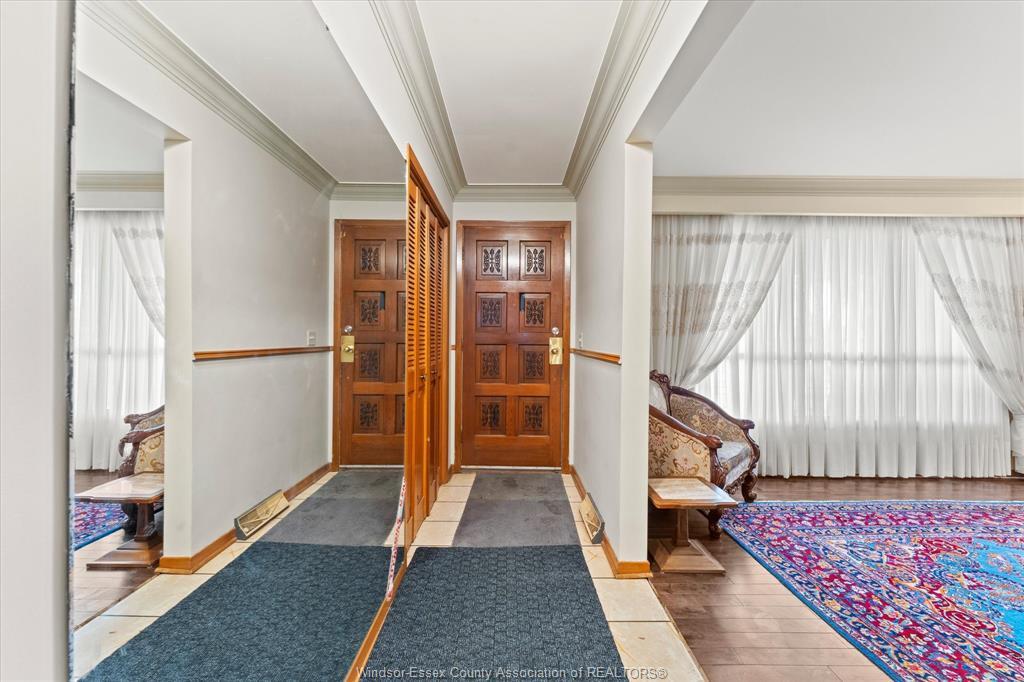 1464 Roxborough, Windsor, ON