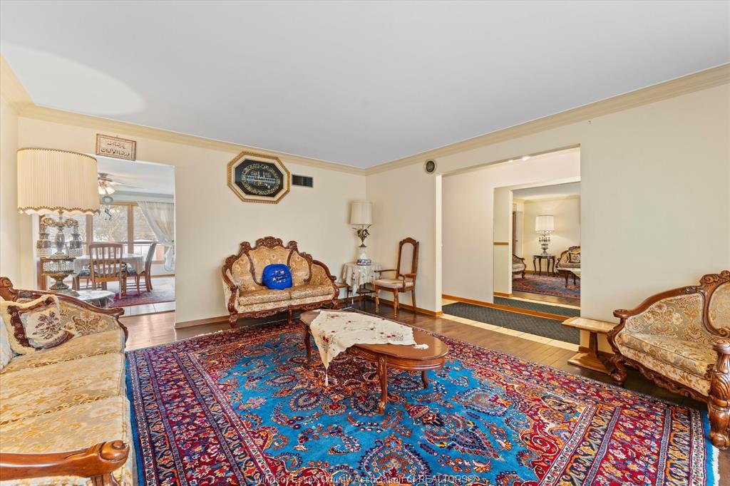 1464 Roxborough, Windsor, ON