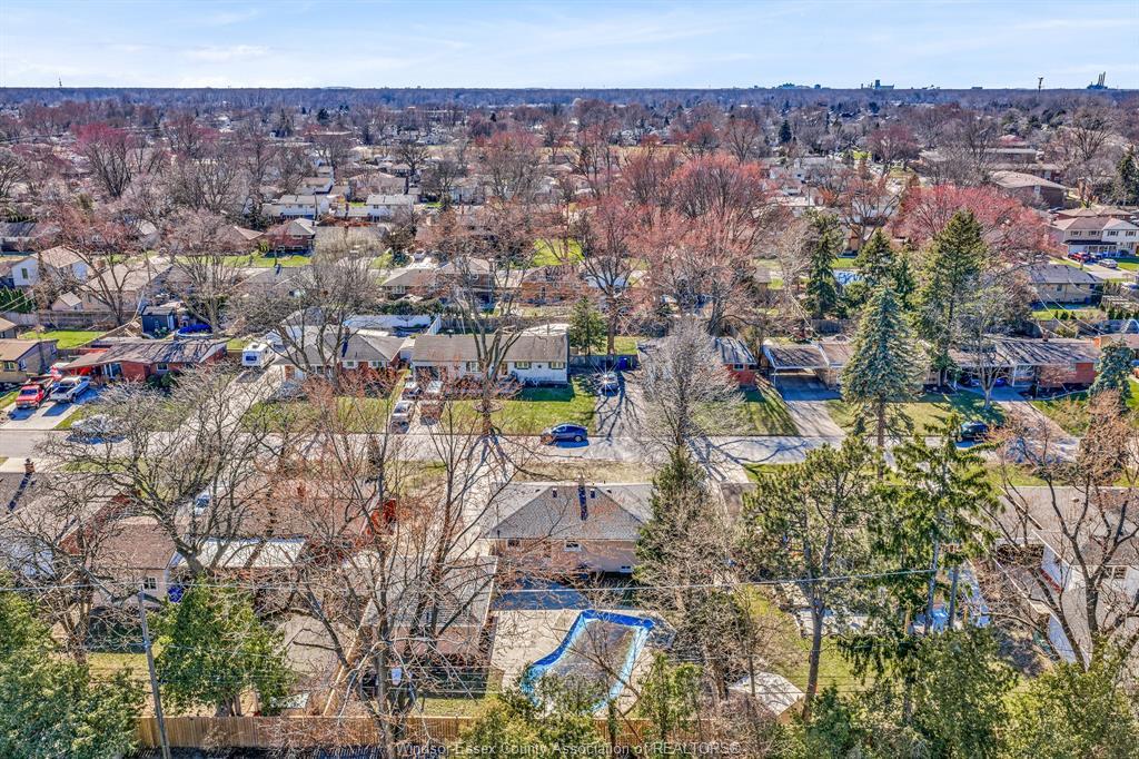 2692 Everts, Windsor, ON