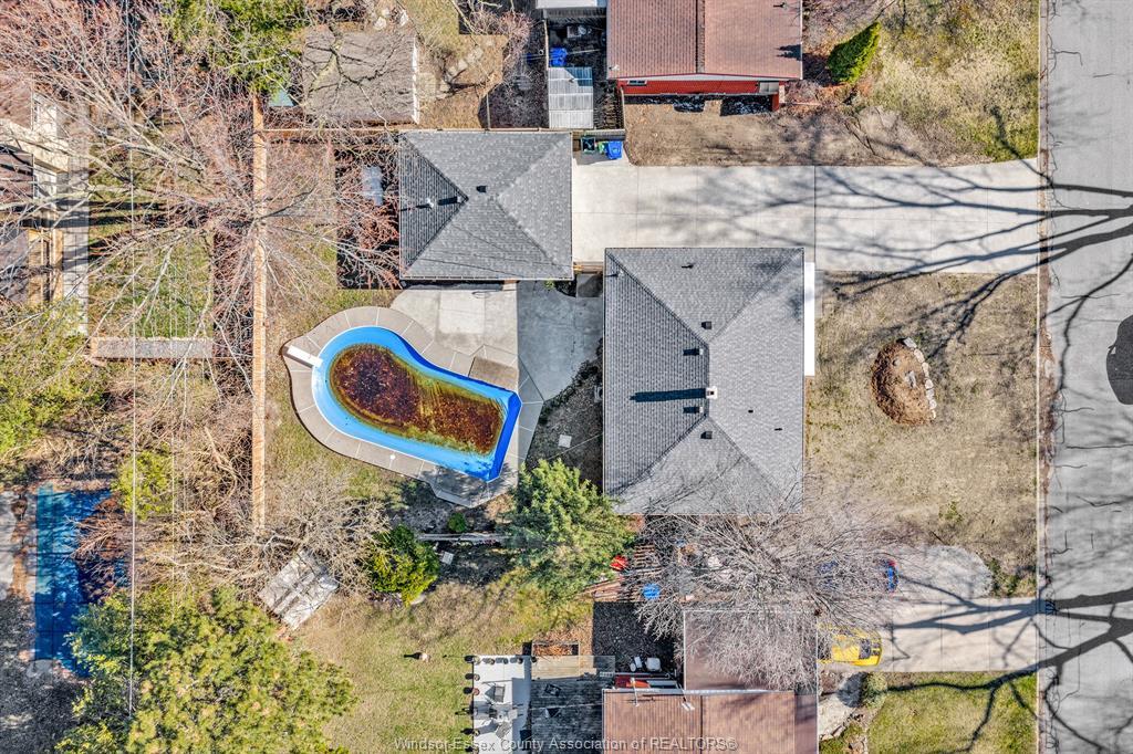 2692 Everts, Windsor, ON