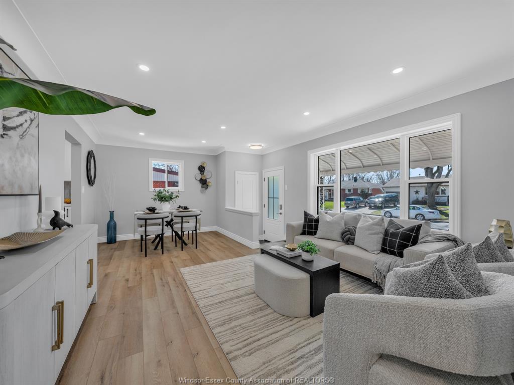 2692 Everts, Windsor, ON