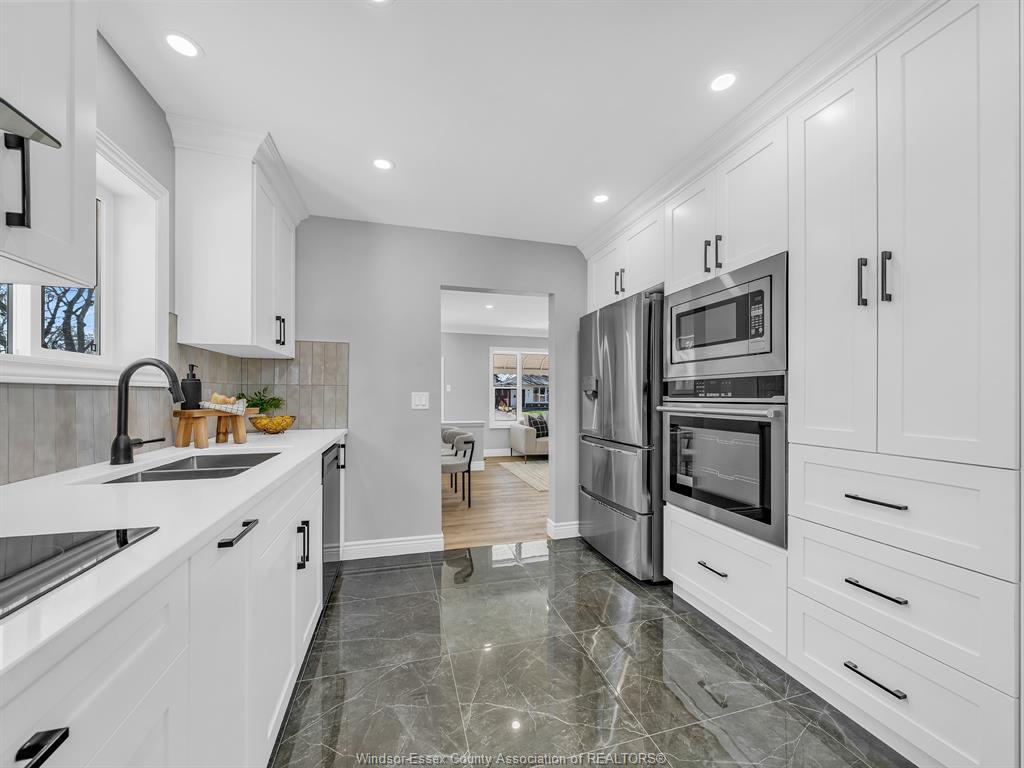 2692 Everts, Windsor, ON