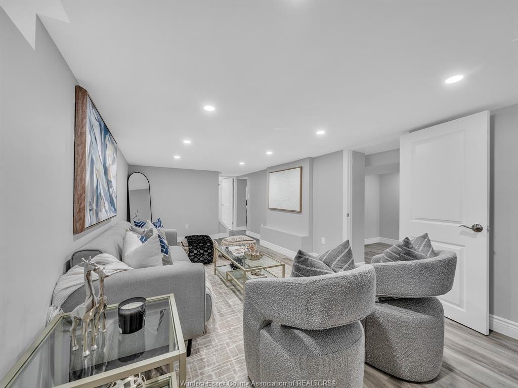 2692 Everts, Windsor, ON