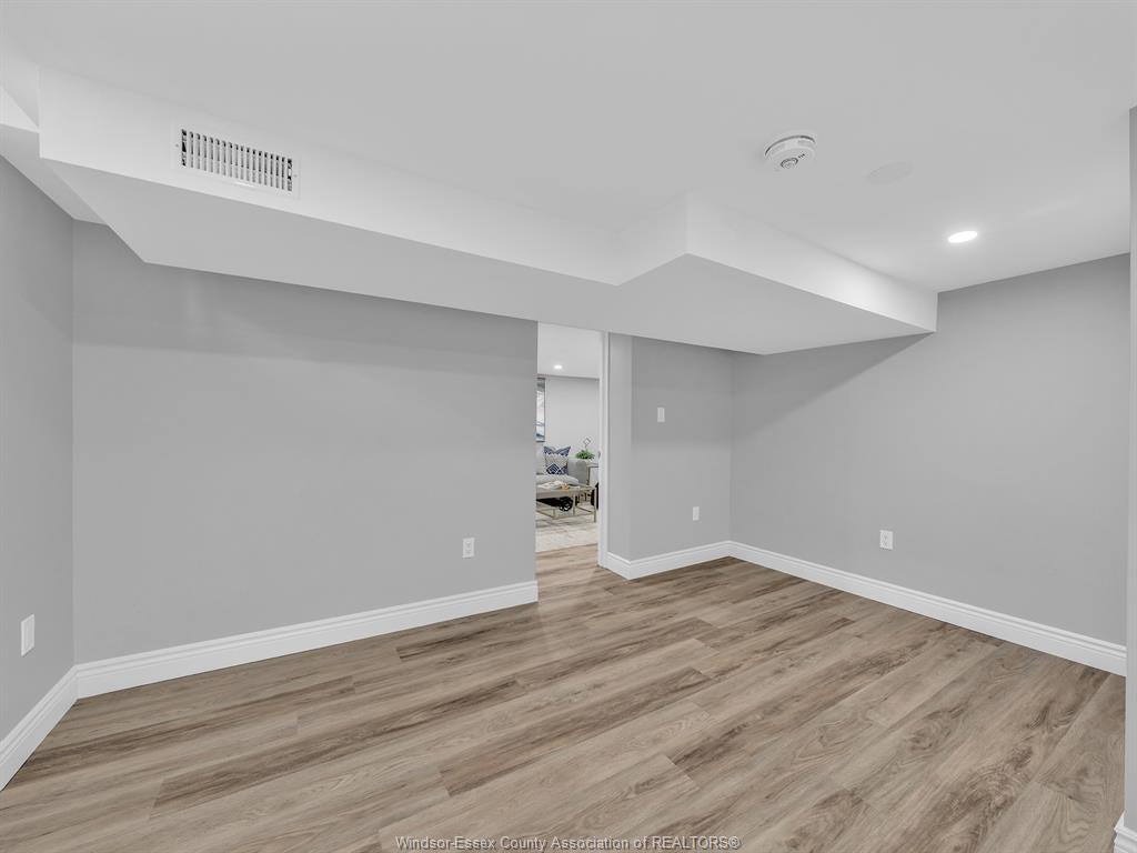 2692 Everts, Windsor, ON