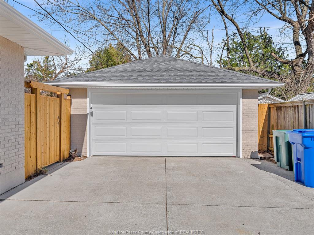 2692 Everts, Windsor, ON