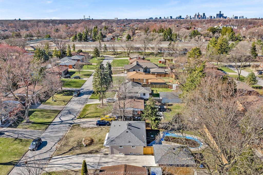 2692 Everts, Windsor, ON