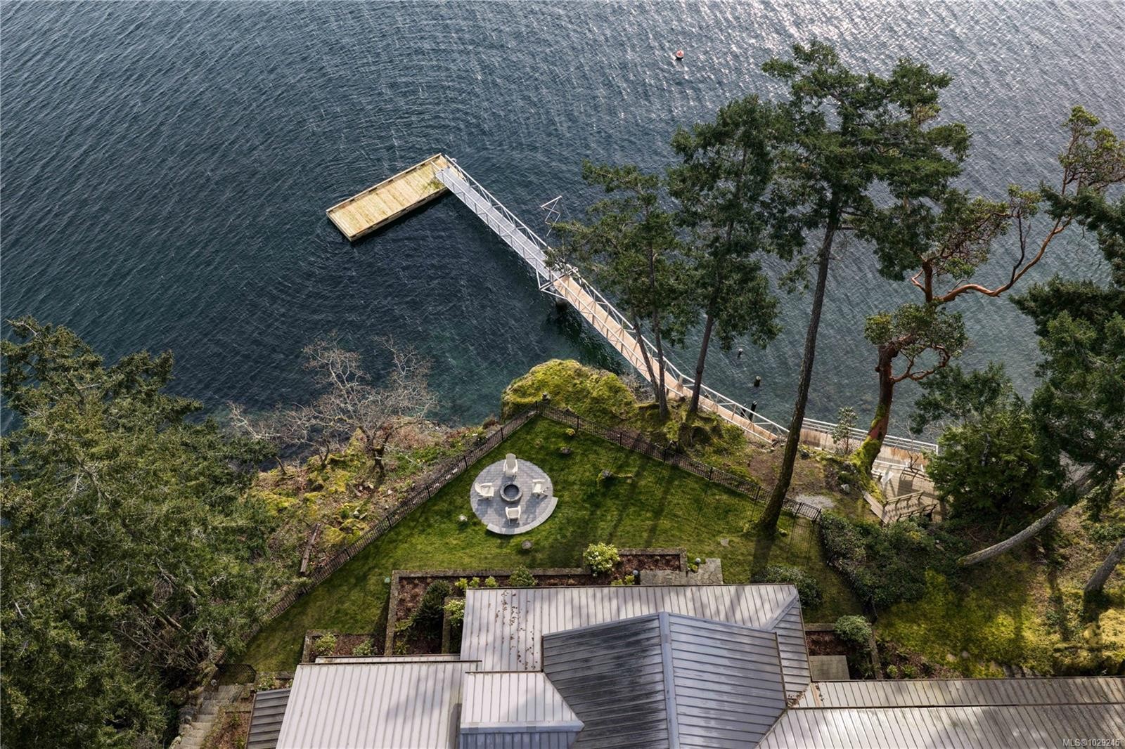 250 Holmes Rd, Salt Spring, BC