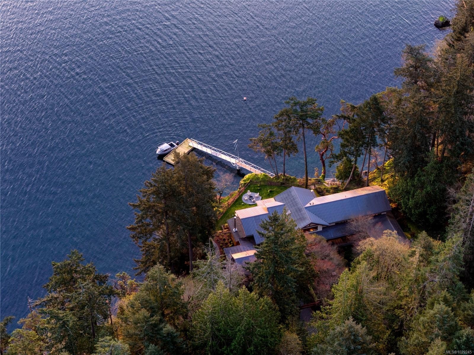 250 Holmes Rd, Salt Spring, BC