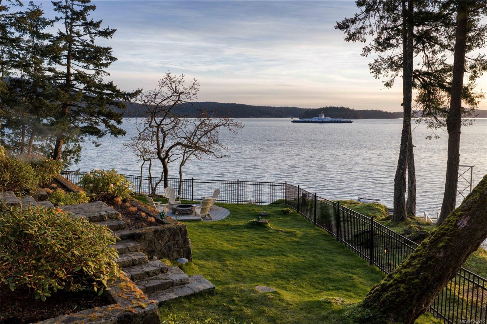 250 Holmes Rd, Salt Spring, BC