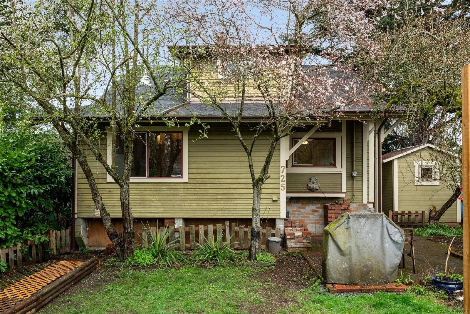 725 Comox Rd, Nanaimo, BC