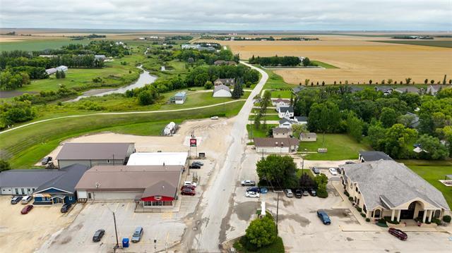 16 Ash Bay, Rosenort, MB