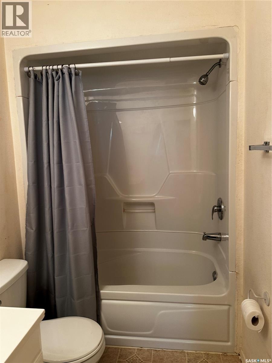 619 Guy Place, La Ronge, SK - Indoor Photo Showing Bathroom