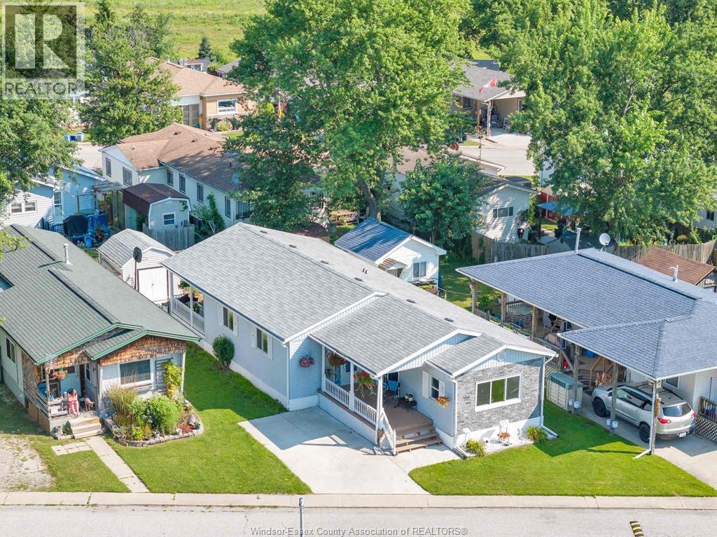 8 Maple, Mcgregor, ON - Outdoor