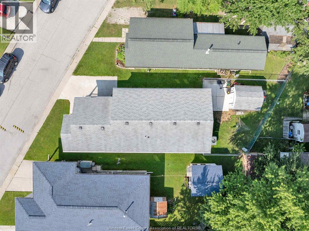 8 Maple, Mcgregor, ON - Outdoor With Deck Patio Veranda