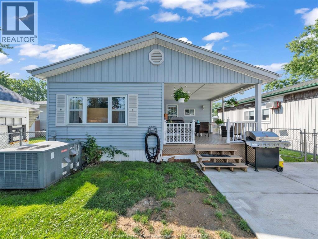 8 Maple, Mcgregor, ON - Outdoor