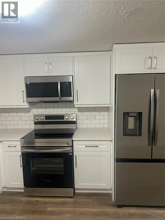 54 Debby Crescent, Brantford, ON - Indoor Photo Showing Kitchen