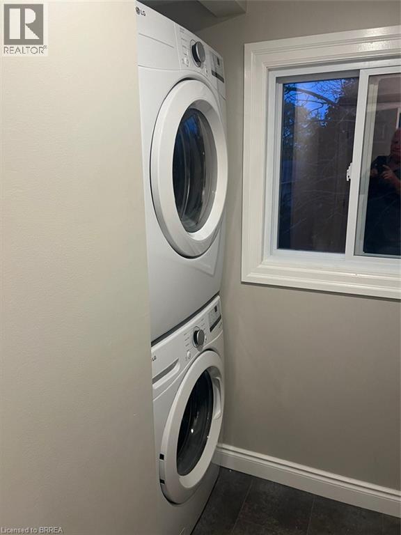 54 Debby Crescent, Brantford, ON - Indoor Photo Showing Laundry Room