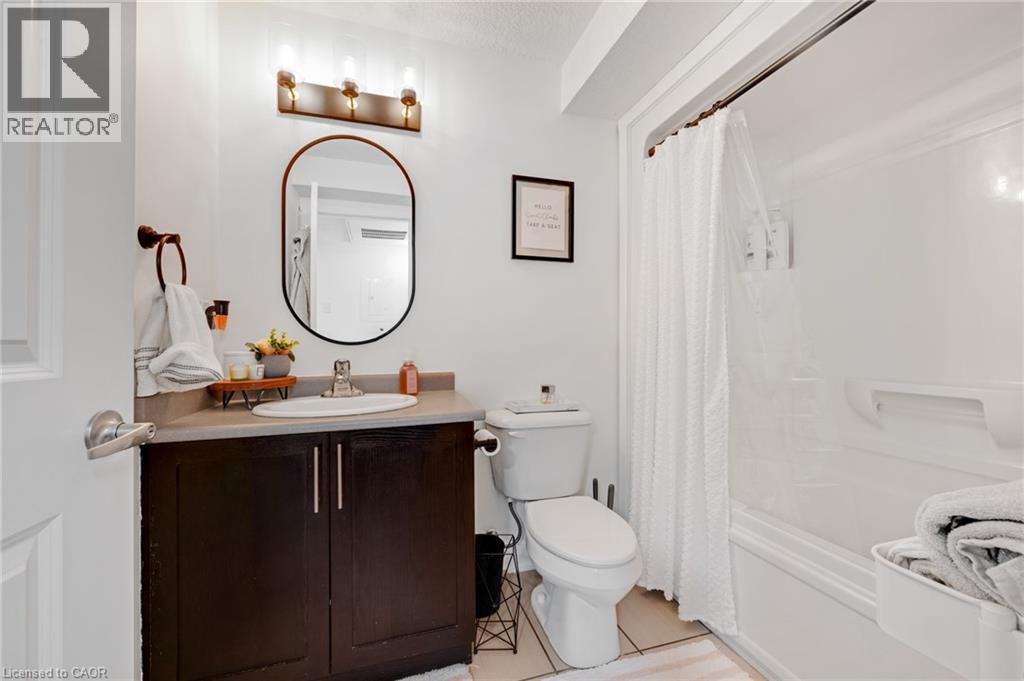 185 Windale Crescent Unit# 1C, Kitchener, ON - Indoor Photo Showing Bathroom