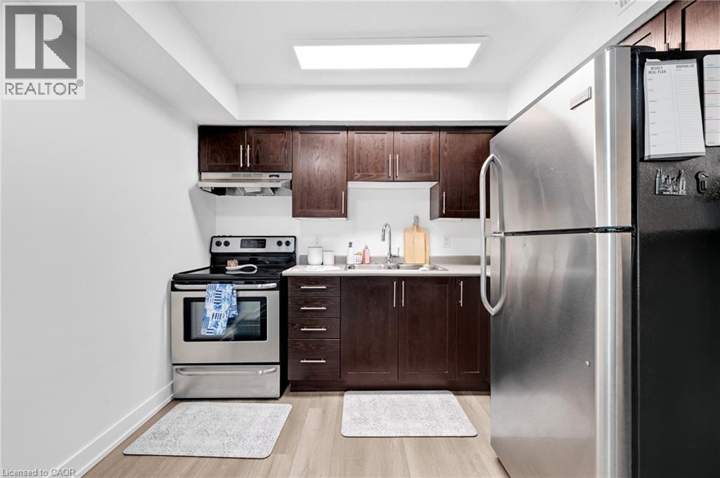 185 Windale Crescent Unit# 1C, Kitchener, ON - Indoor Photo Showing Kitchen With Stainless Steel Kitchen