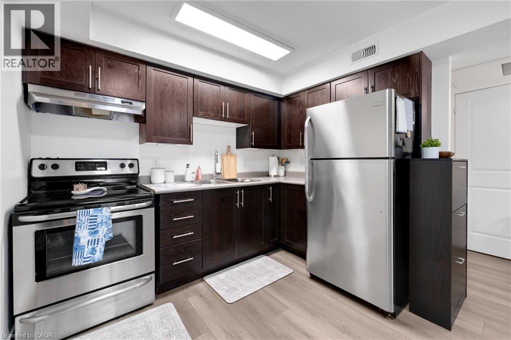 185 Windale Crescent Unit# 1C, Kitchener, ON - Indoor Photo Showing Kitchen With Stainless Steel Kitchen