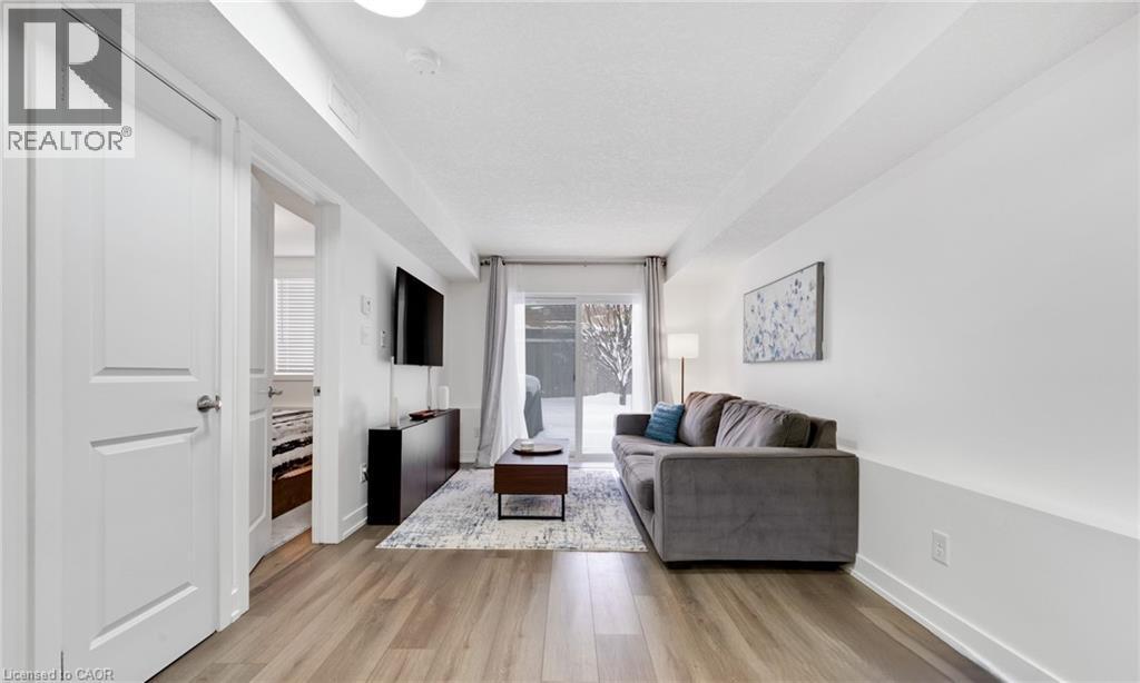 185 Windale Crescent Unit# 1C, Kitchener, ON - Indoor Photo Showing Living Room