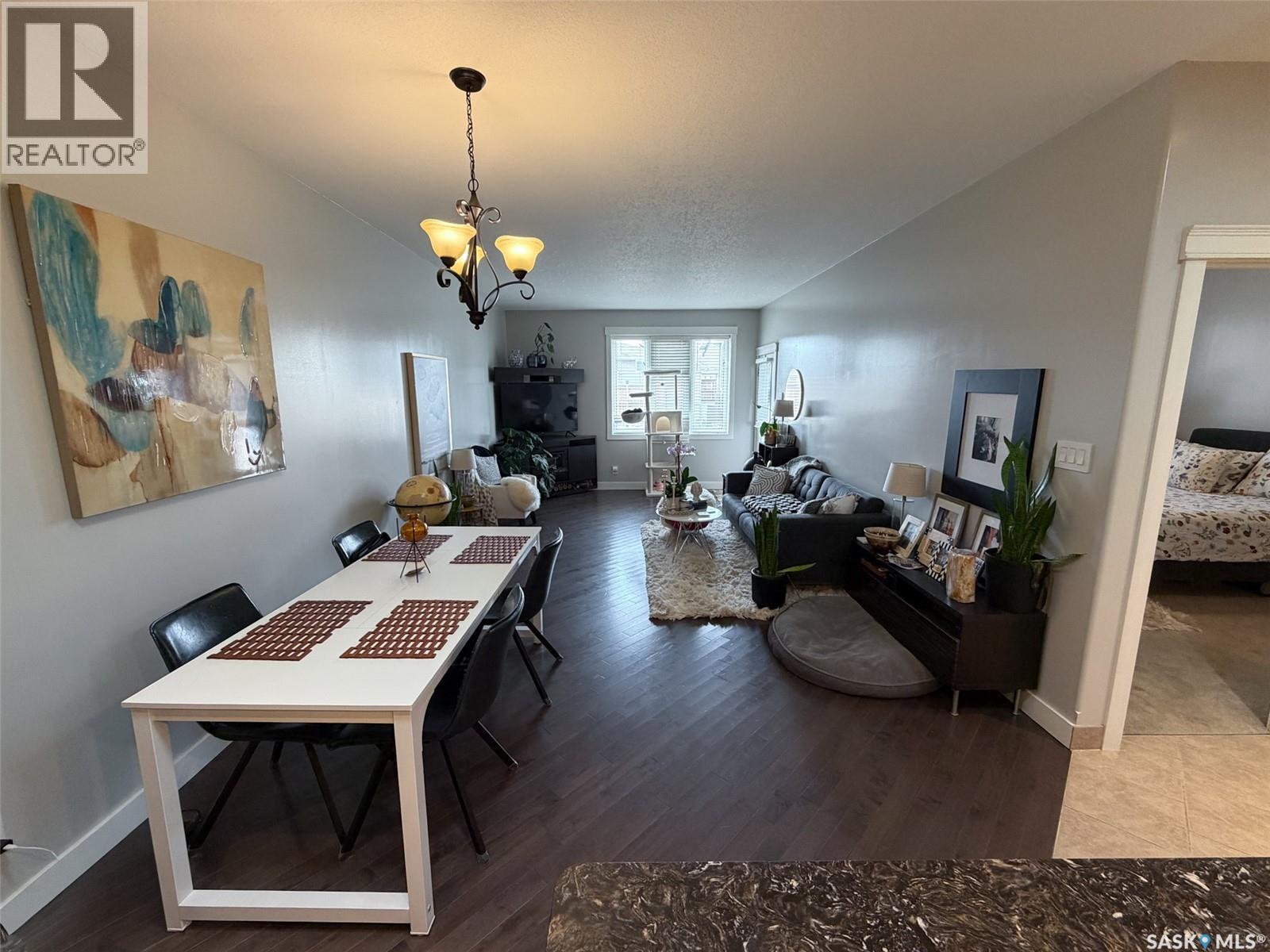 266 - 270 14Th Avenue Ne, Swift Current, SK - Indoor