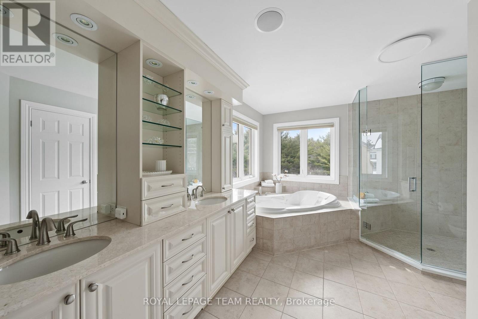 144 Whernside Terrace, Ottawa, ON - Indoor Photo Showing Bathroom