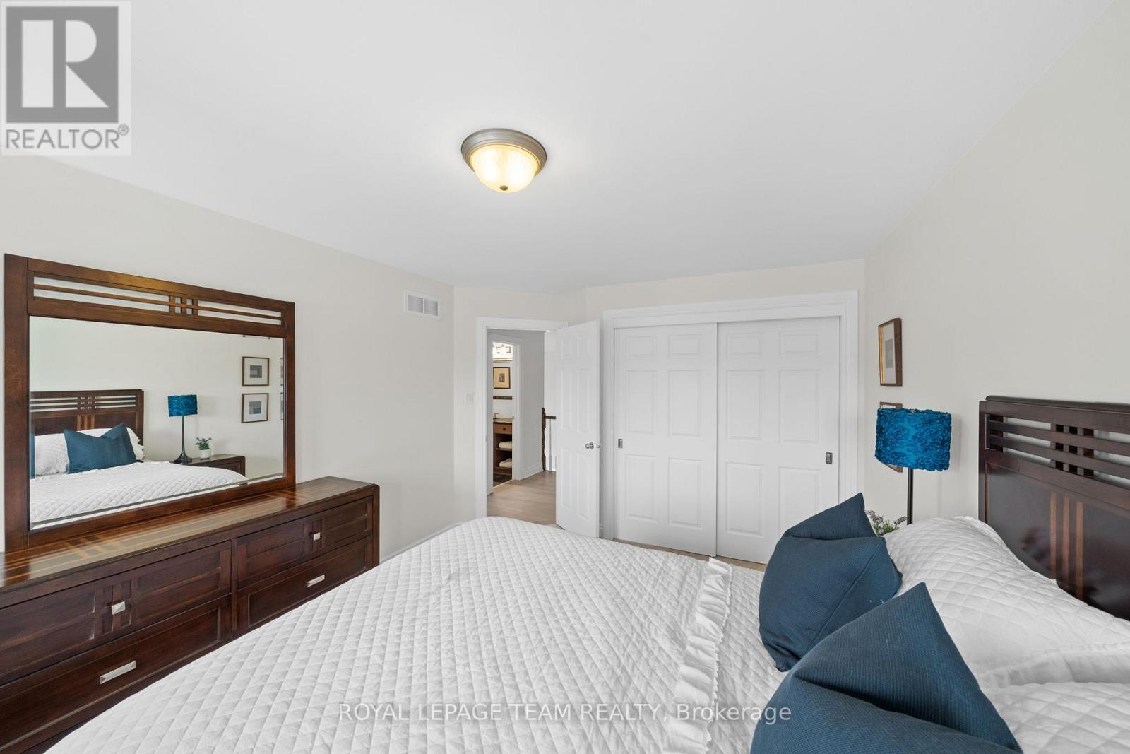 144 Whernside Terrace, Ottawa, ON - Indoor Photo Showing Bedroom
