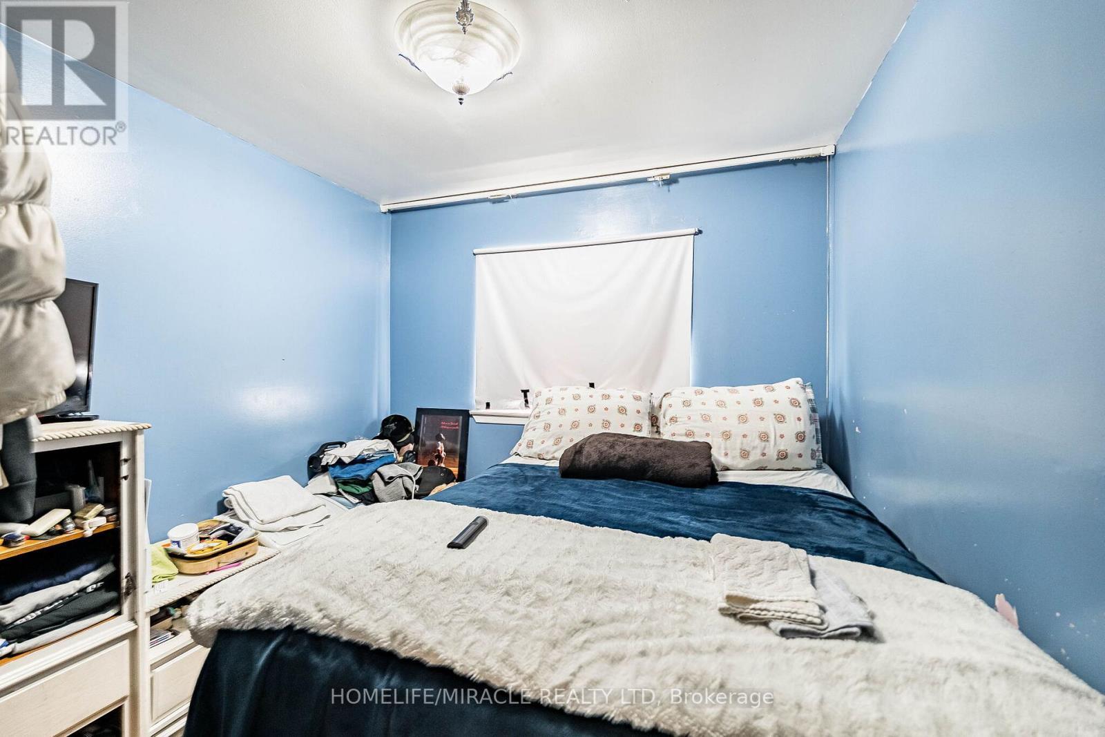 7150 Harwick Drive, Mississauga, ON - Indoor Photo Showing Bedroom