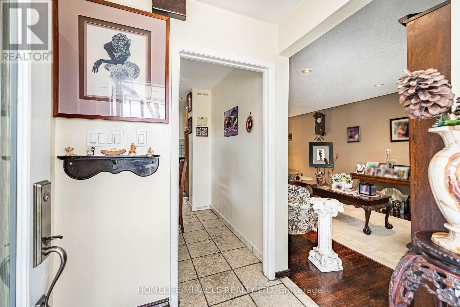 7150 Harwick Drive, Mississauga, ON - Indoor