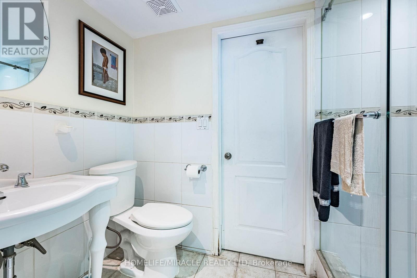 7150 Harwick Drive, Mississauga, ON - Indoor Photo Showing Bathroom