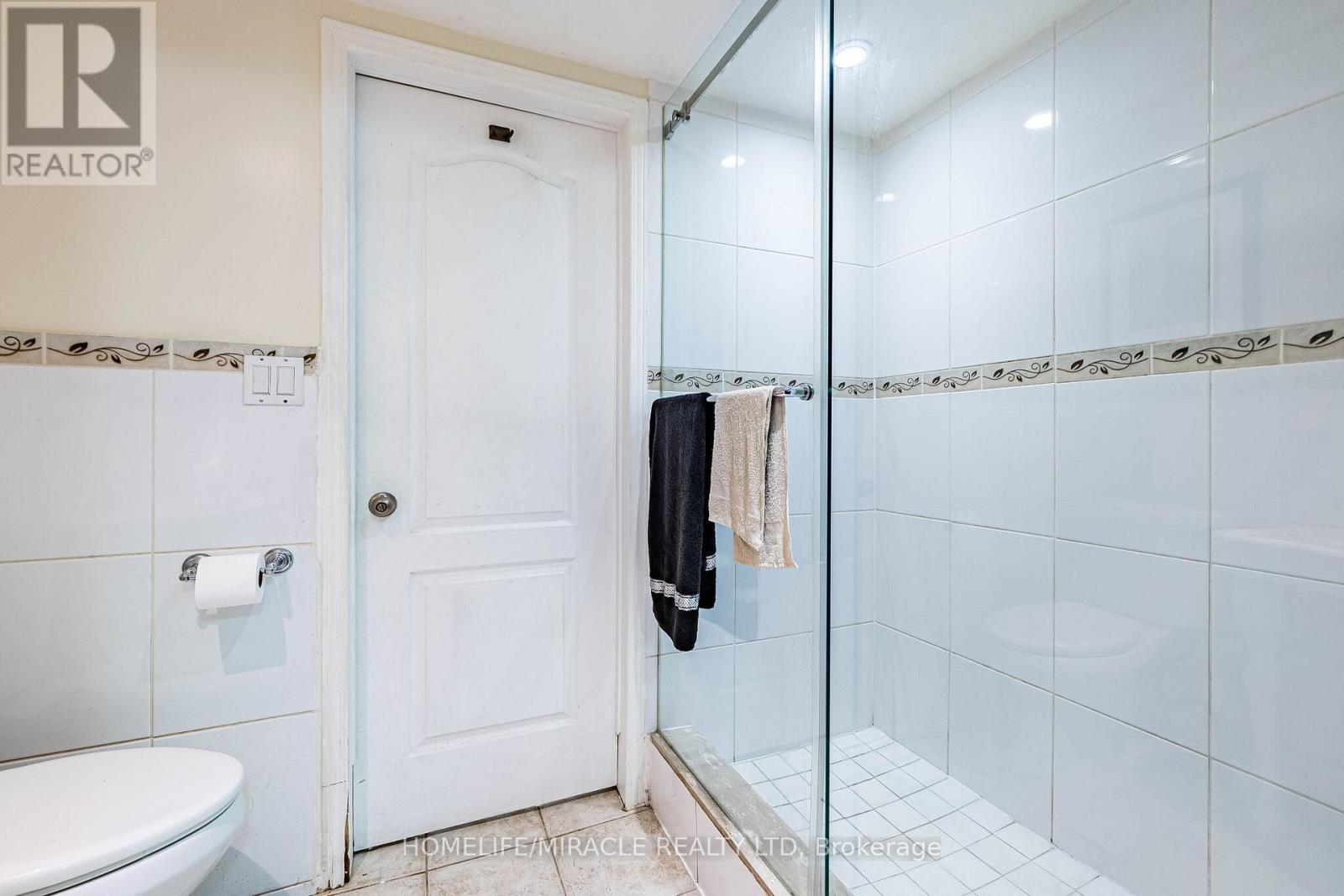 7150 Harwick Drive, Mississauga, ON - Indoor Photo Showing Bathroom