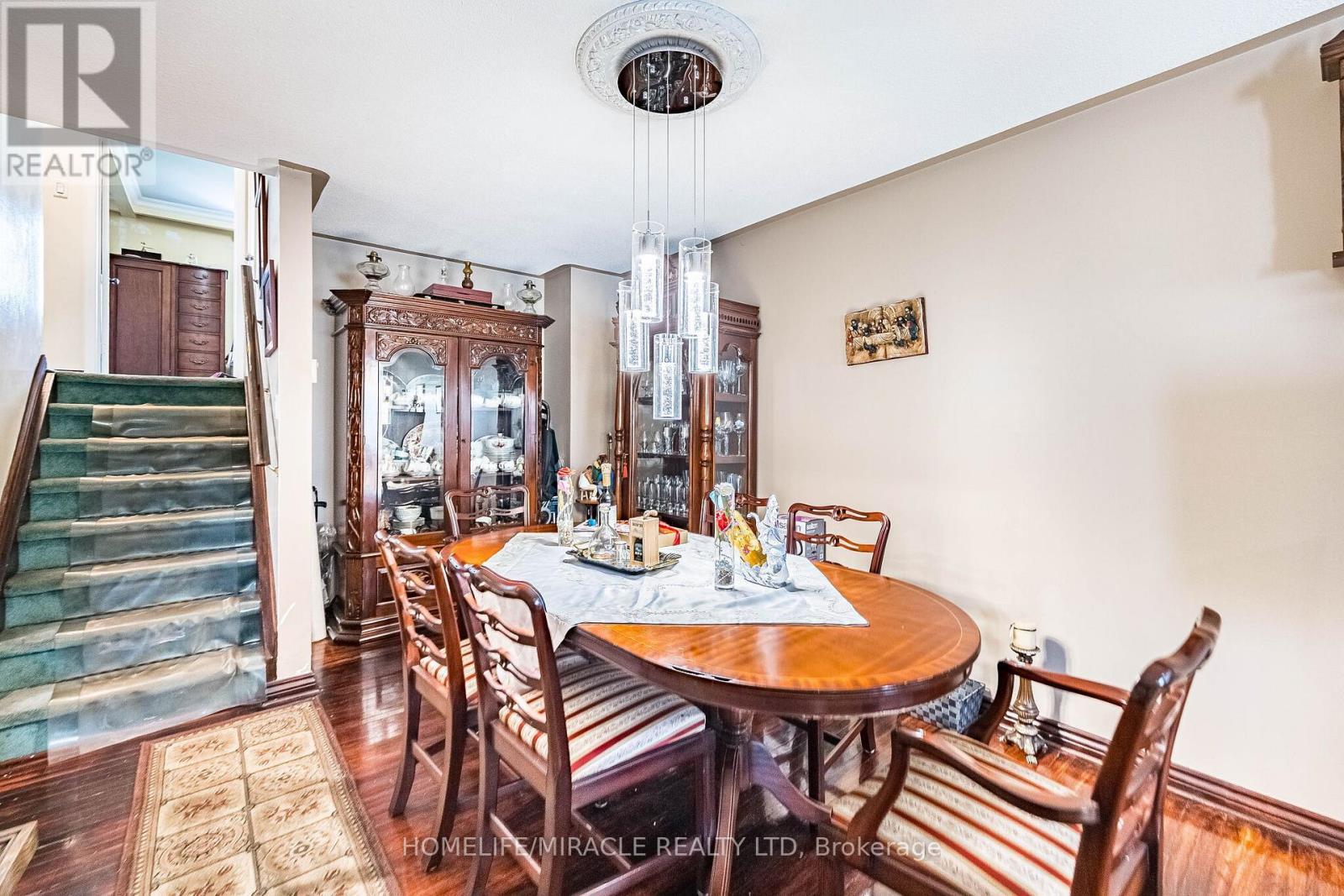 7150 Harwick Drive, Mississauga, ON - Indoor Photo Showing Dining Room