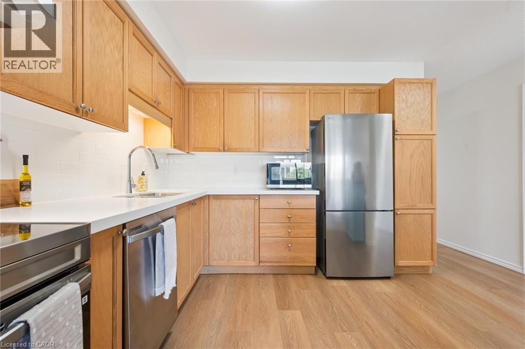 151 Clairfields Drive Unit# 3, Guelph, ON - Indoor Photo Showing Kitchen