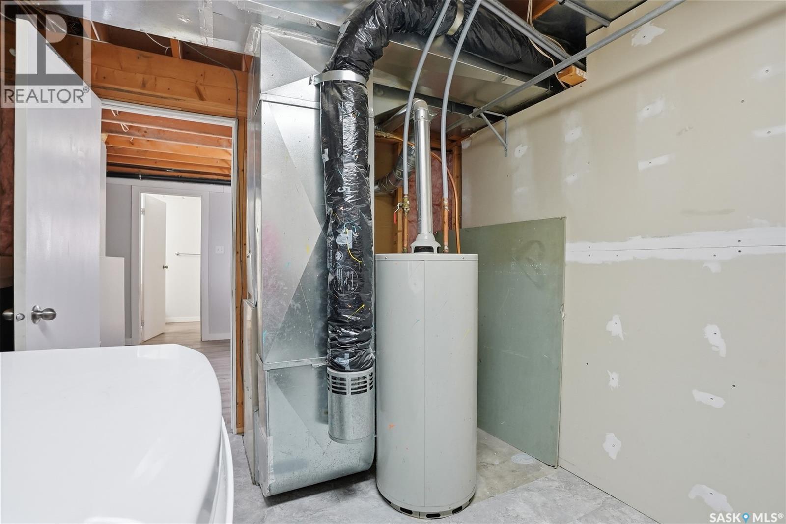 330 Carter Crescent, Saskatoon, SK - Indoor Photo Showing Basement