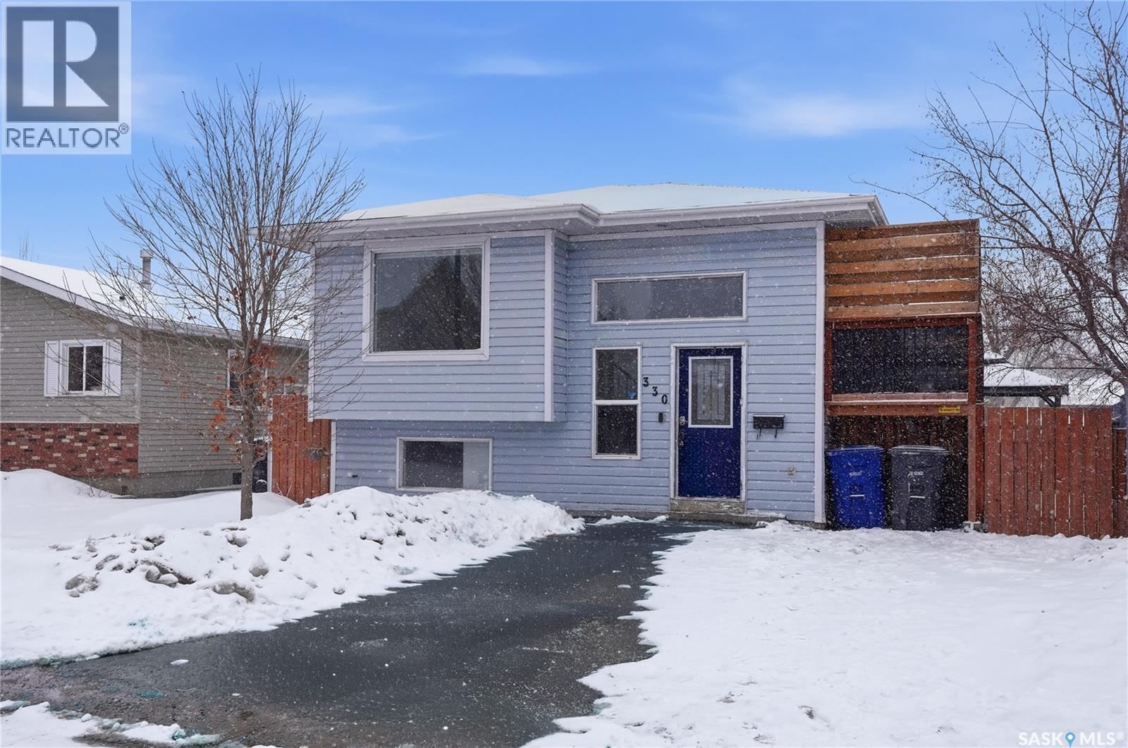 330 Carter Crescent, Saskatoon, SK - Outdoor